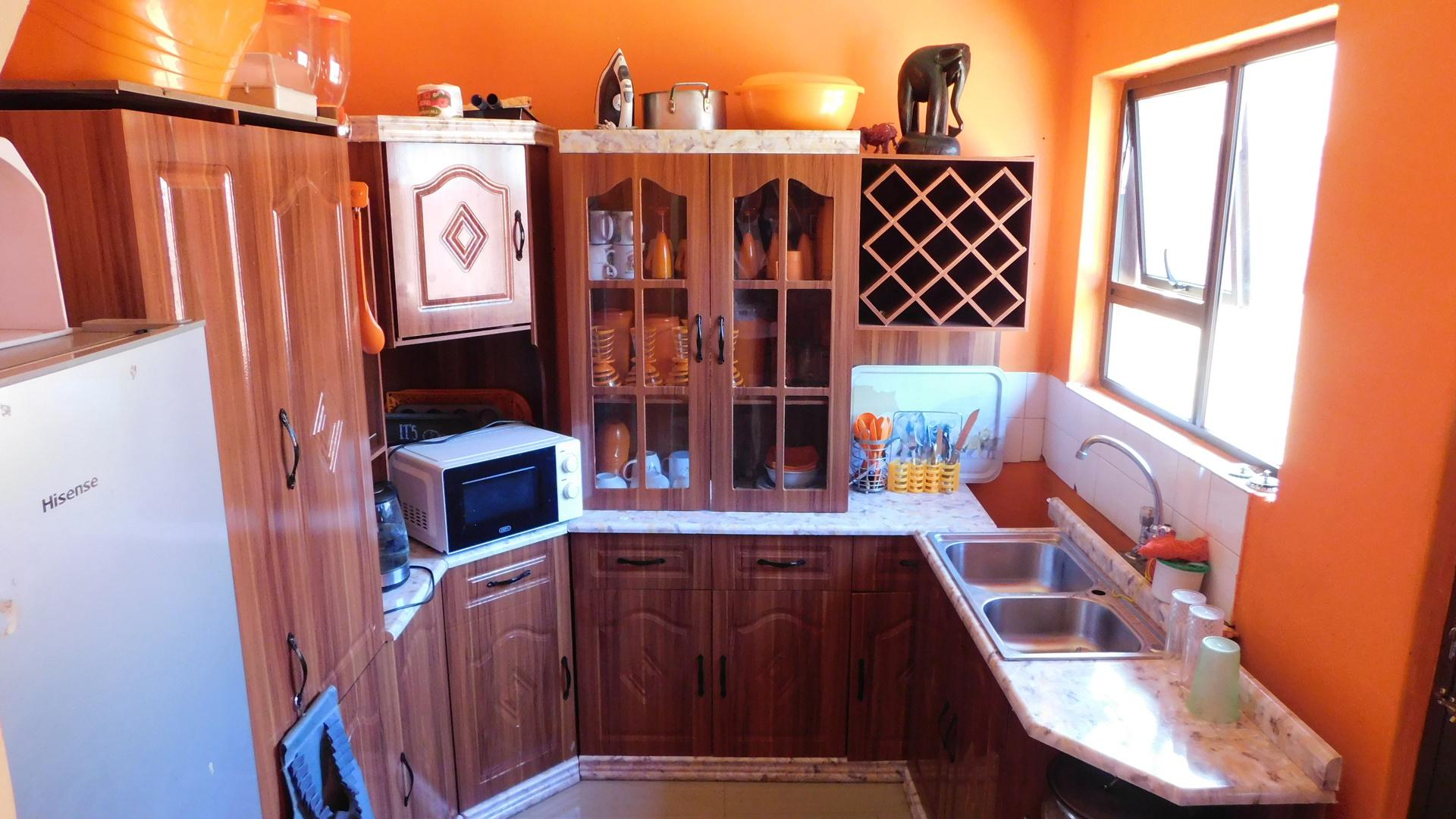 Kitchen - 7 square meters of property in Panorama Gardens