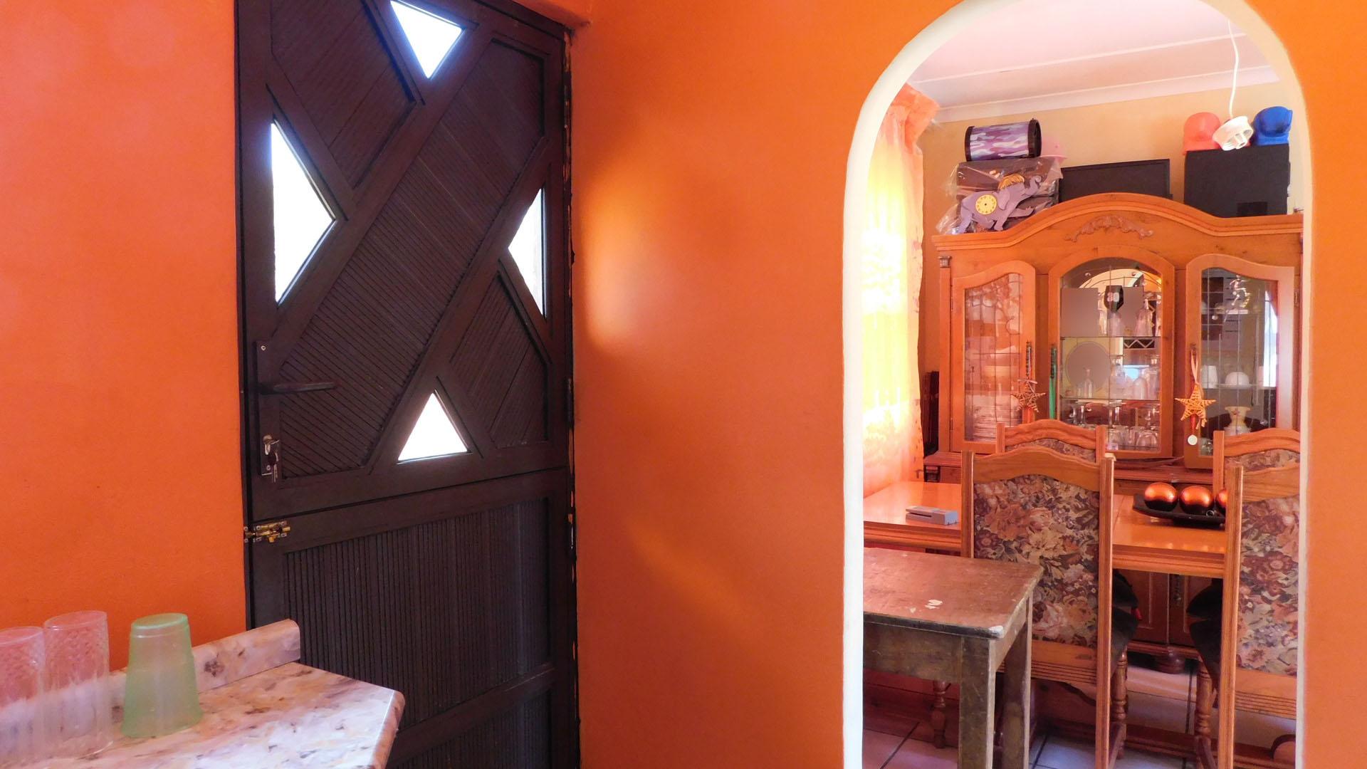 Kitchen - 7 square meters of property in Panorama Gardens