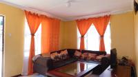 Lounges - 16 square meters of property in Panorama Gardens