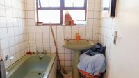 Bathroom 1 - 6 square meters of property in Panorama Gardens