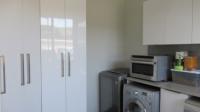 Scullery - 12 square meters of property in Montrose