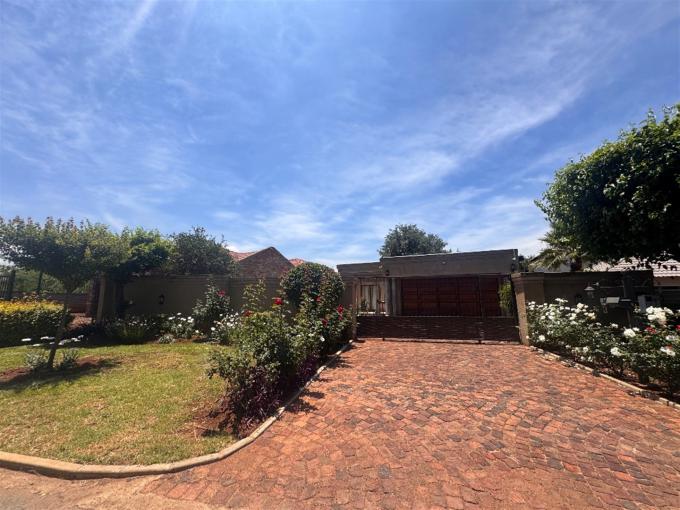 Standard Bank SIE Sale In Execution House for Sale in Henley-on-Klip - MR510709