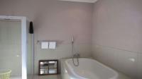 Bathroom 1 of property in Alicedale