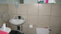 Bathroom 1 - 5 square meters of property in Fleurhof