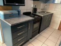 Kitchen - 6 square meters of property in Fleurhof