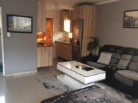 Lounges - 11 square meters of property in Fleurhof