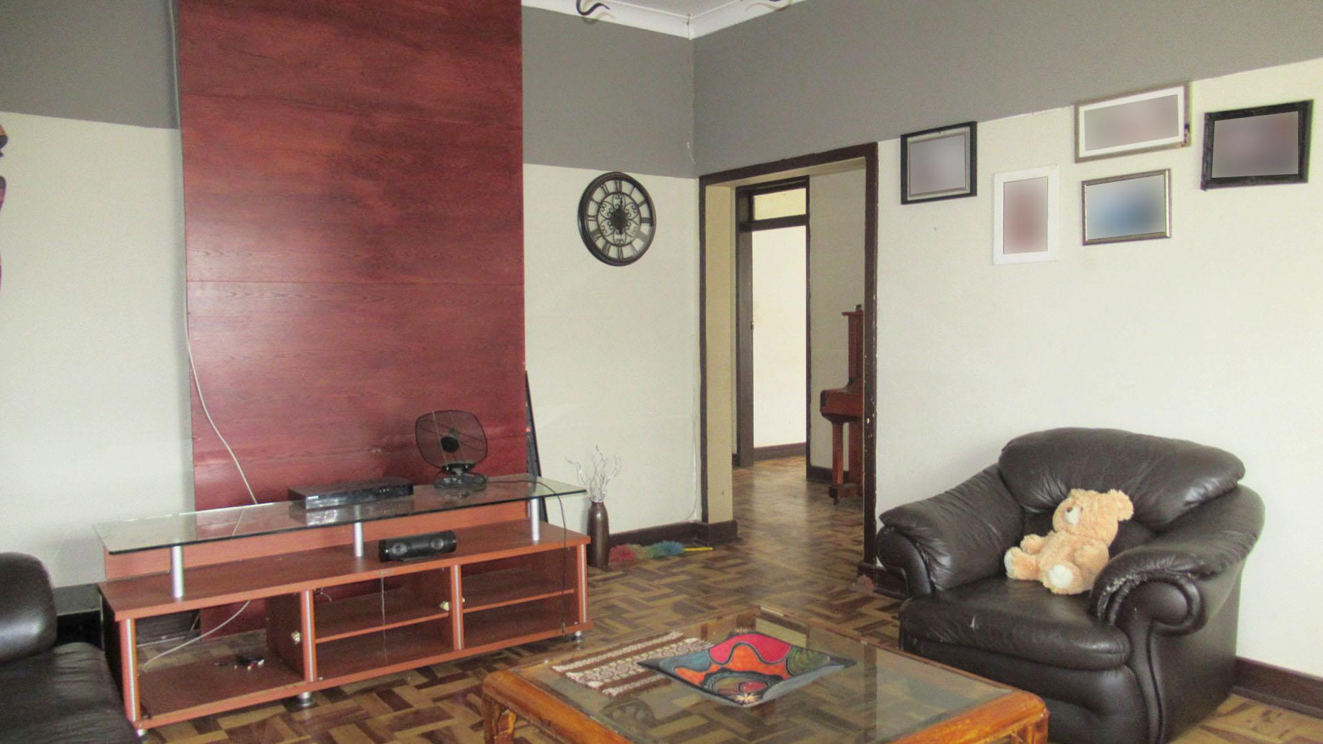 Lounges - 24 square meters of property in Discovery