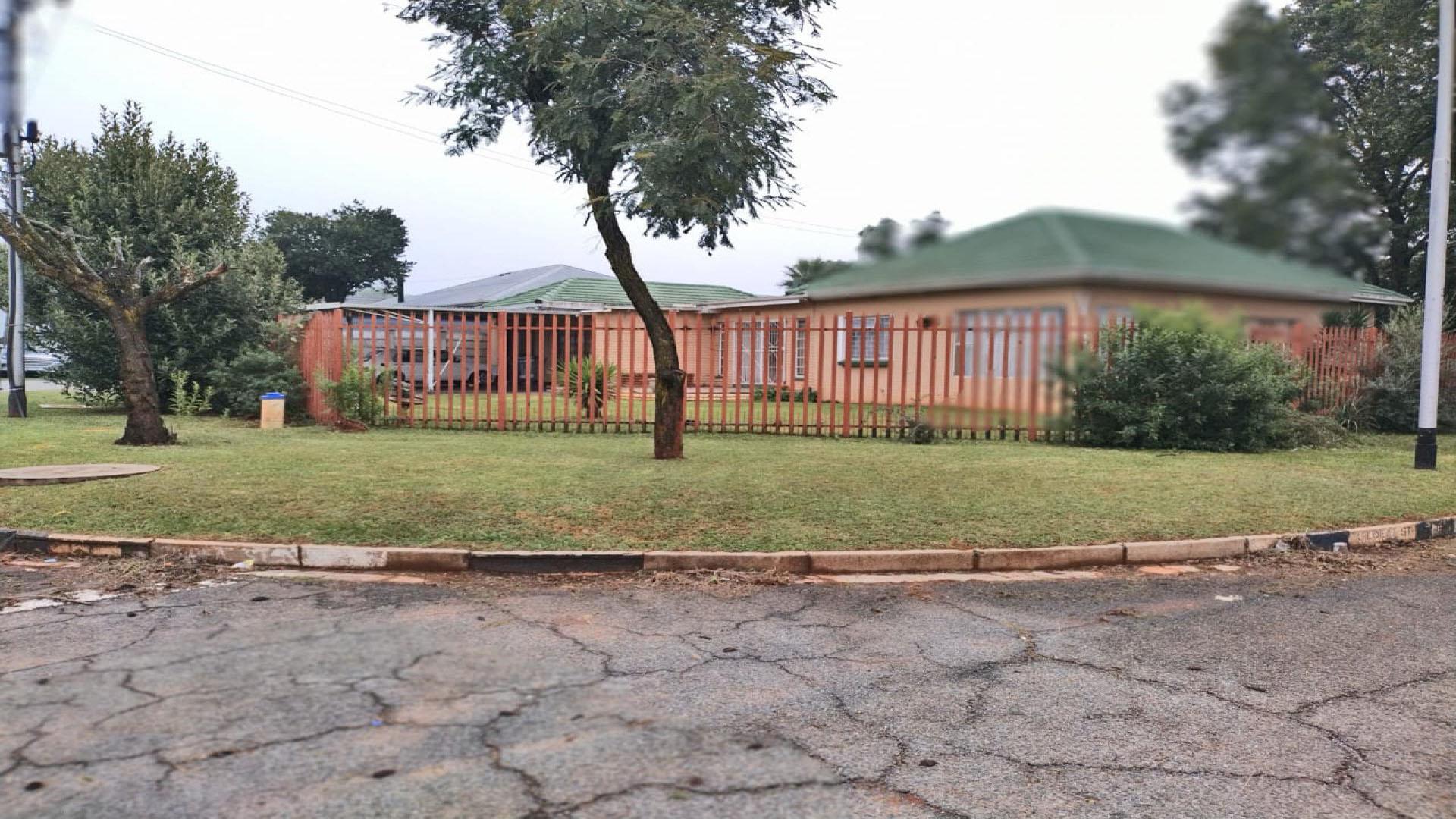 Front View of property in Discovery
