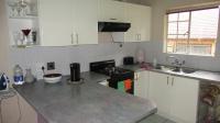 Kitchen - 13 square meters of property in Strubensvallei