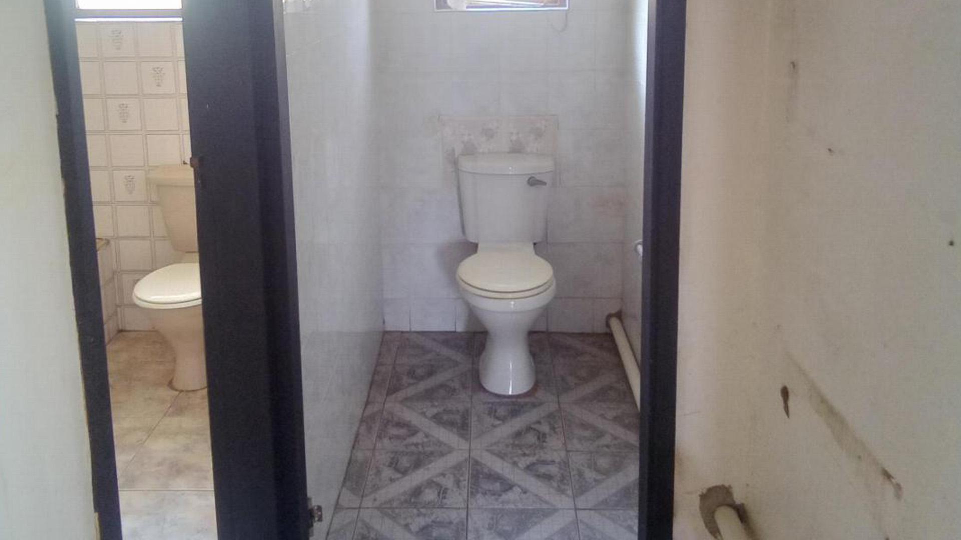Guest Toilet of property in Highridge