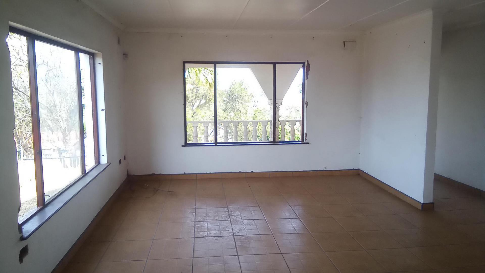 Lounges of property in Highridge