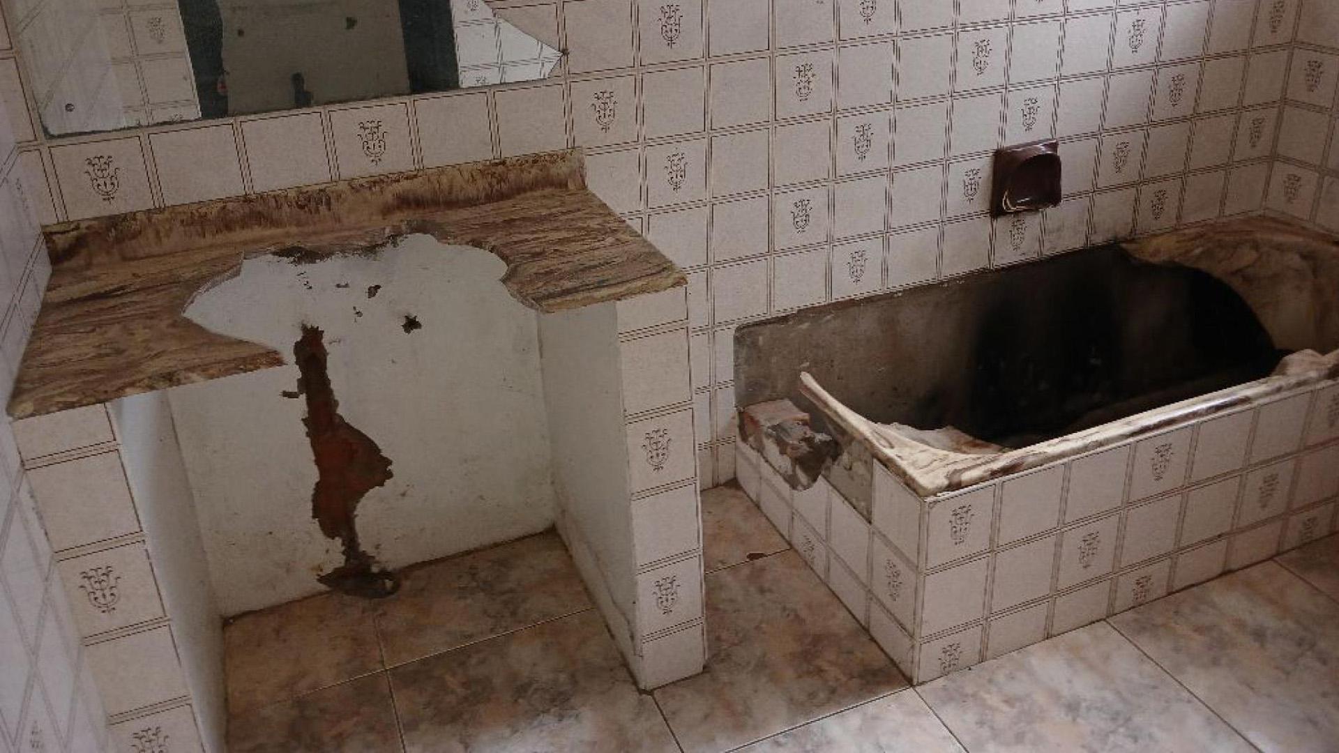 Bathroom 1 of property in Highridge