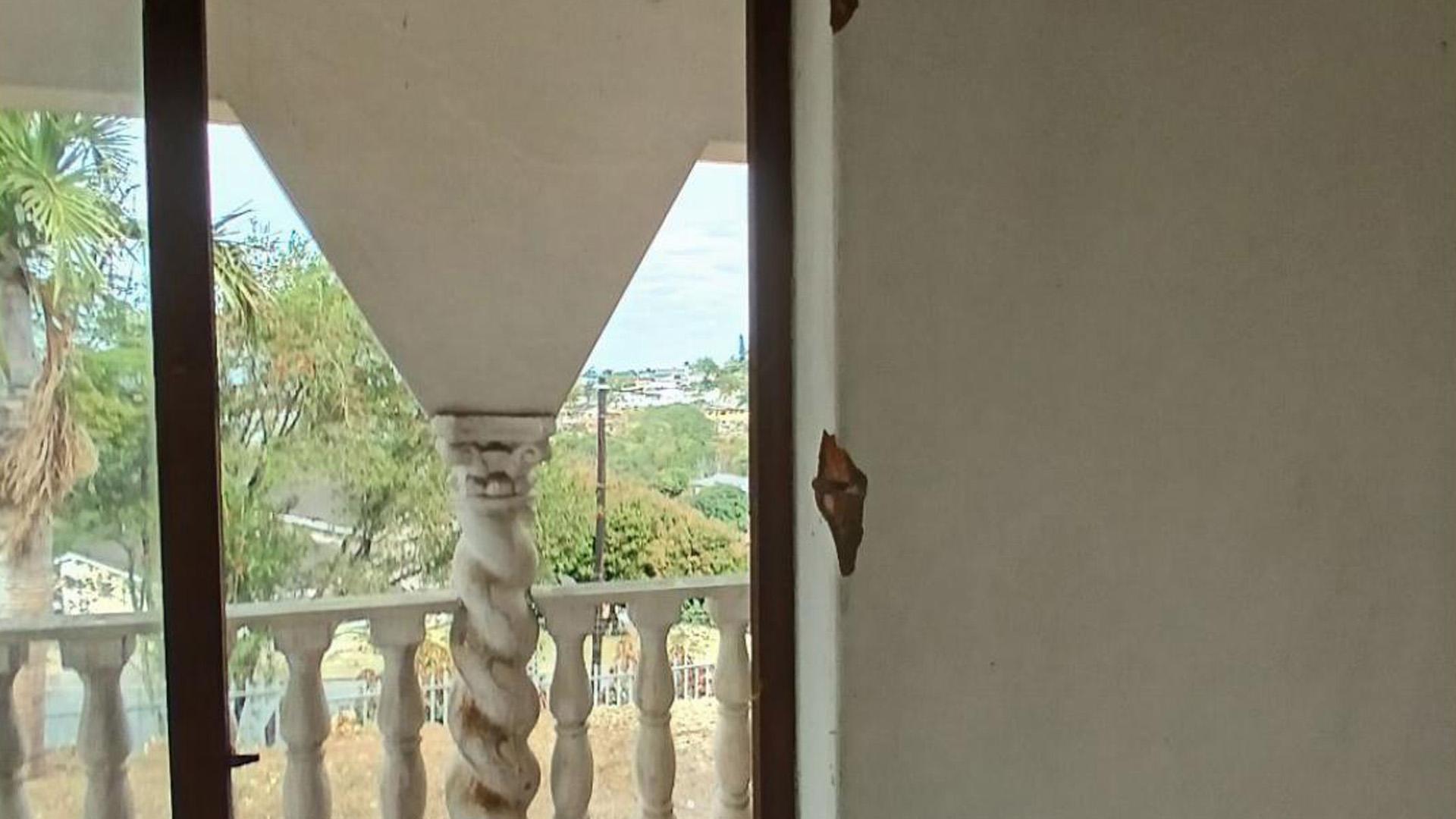 Spaces of property in Highridge