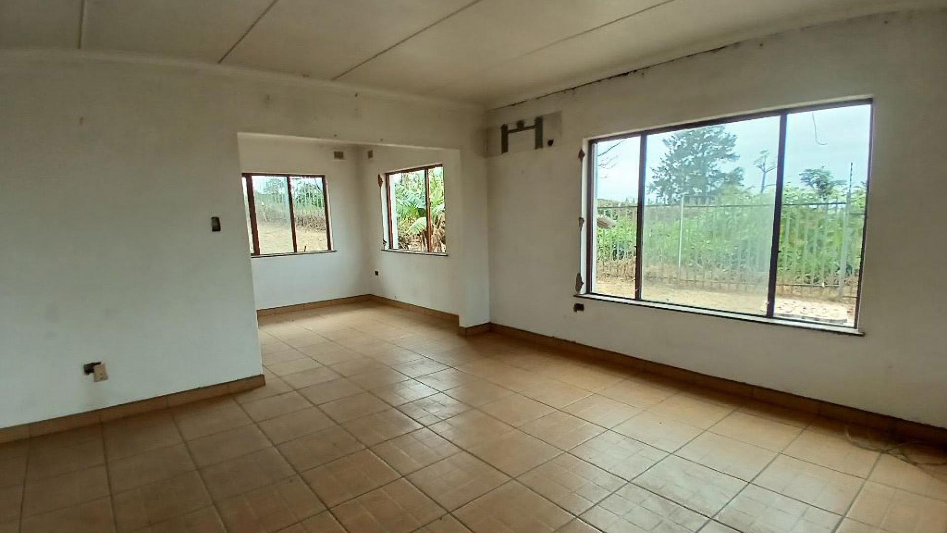 Lounges of property in Highridge