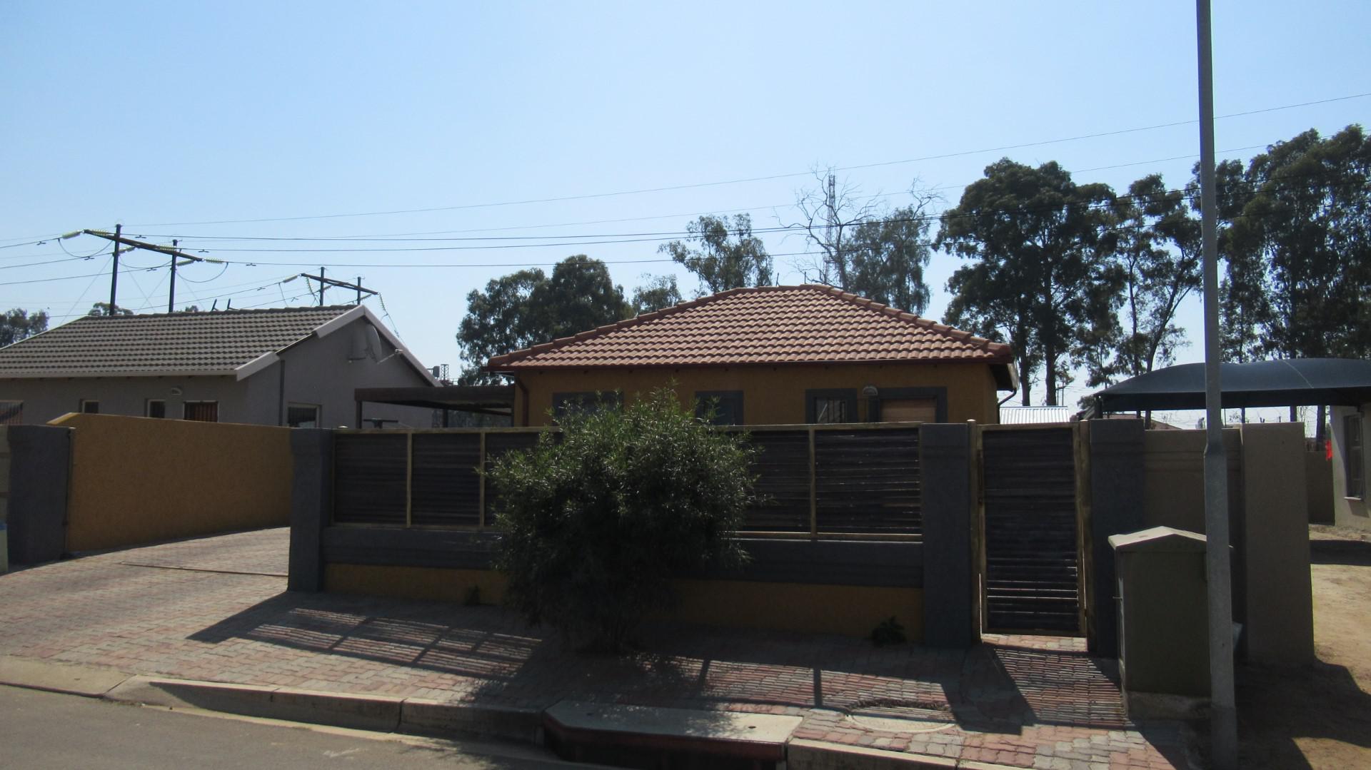 Front View of property in Selcourt