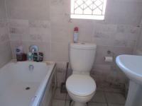 Bathroom 1 - 4 square meters of property in Selcourt