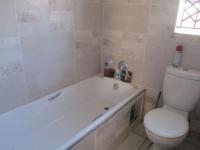 Bathroom 1 - 4 square meters of property in Selcourt