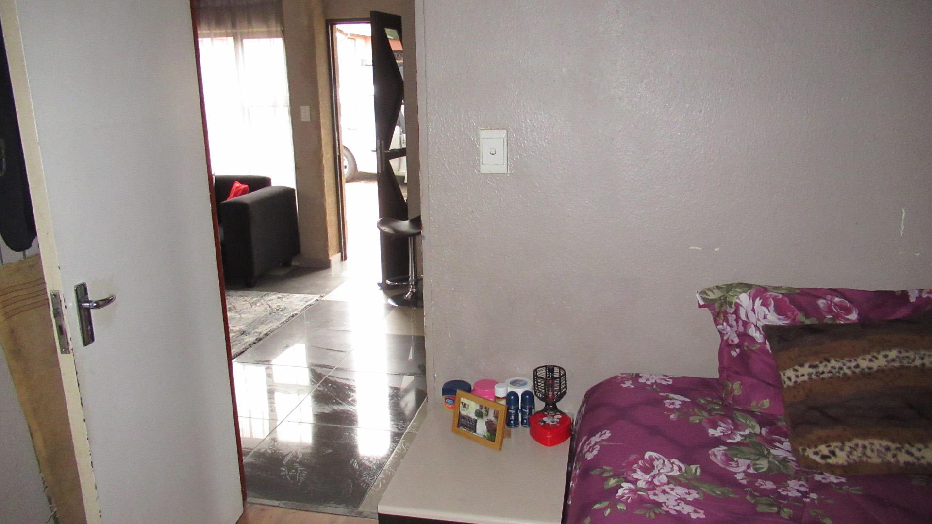 Main Bedroom - 9 square meters of property in Riverlea - JHB