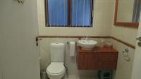 Bathroom 1 - 3 square meters of property in Herrwood Park