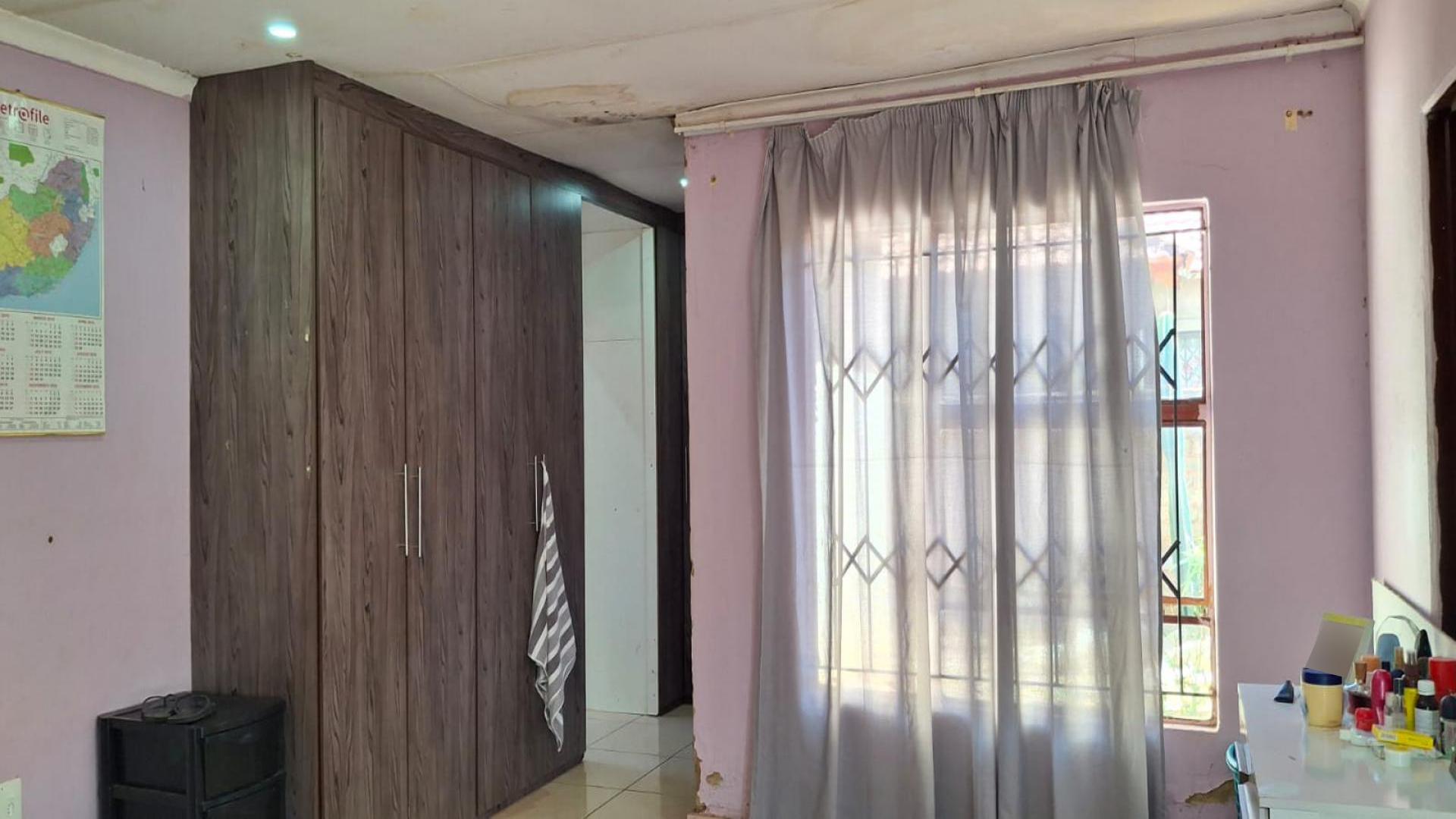 Bed Room 2 - 11 square meters of property in Protea Glen