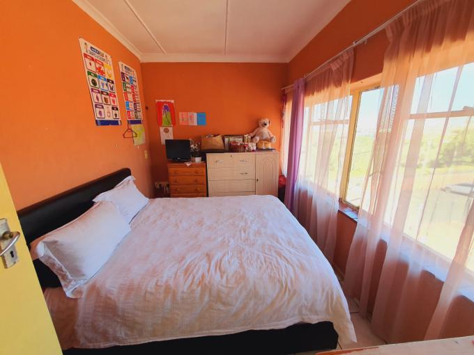 2 Bedroom House for Sale For Sale in Montclair (Dbn) MR512