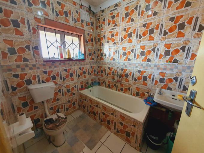 2 Bedroom House for Sale For Sale in Montclair (Dbn) MR512