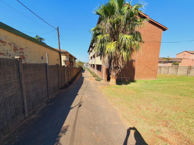 2 Bedroom House for Sale For Sale in Montclair (Dbn) MR512