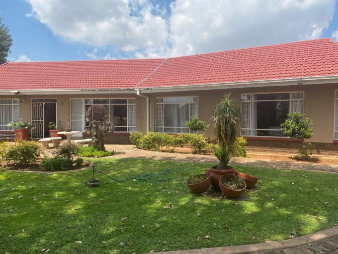 4 Bedroom House for Sale For Sale in Stilfontein - MR512524