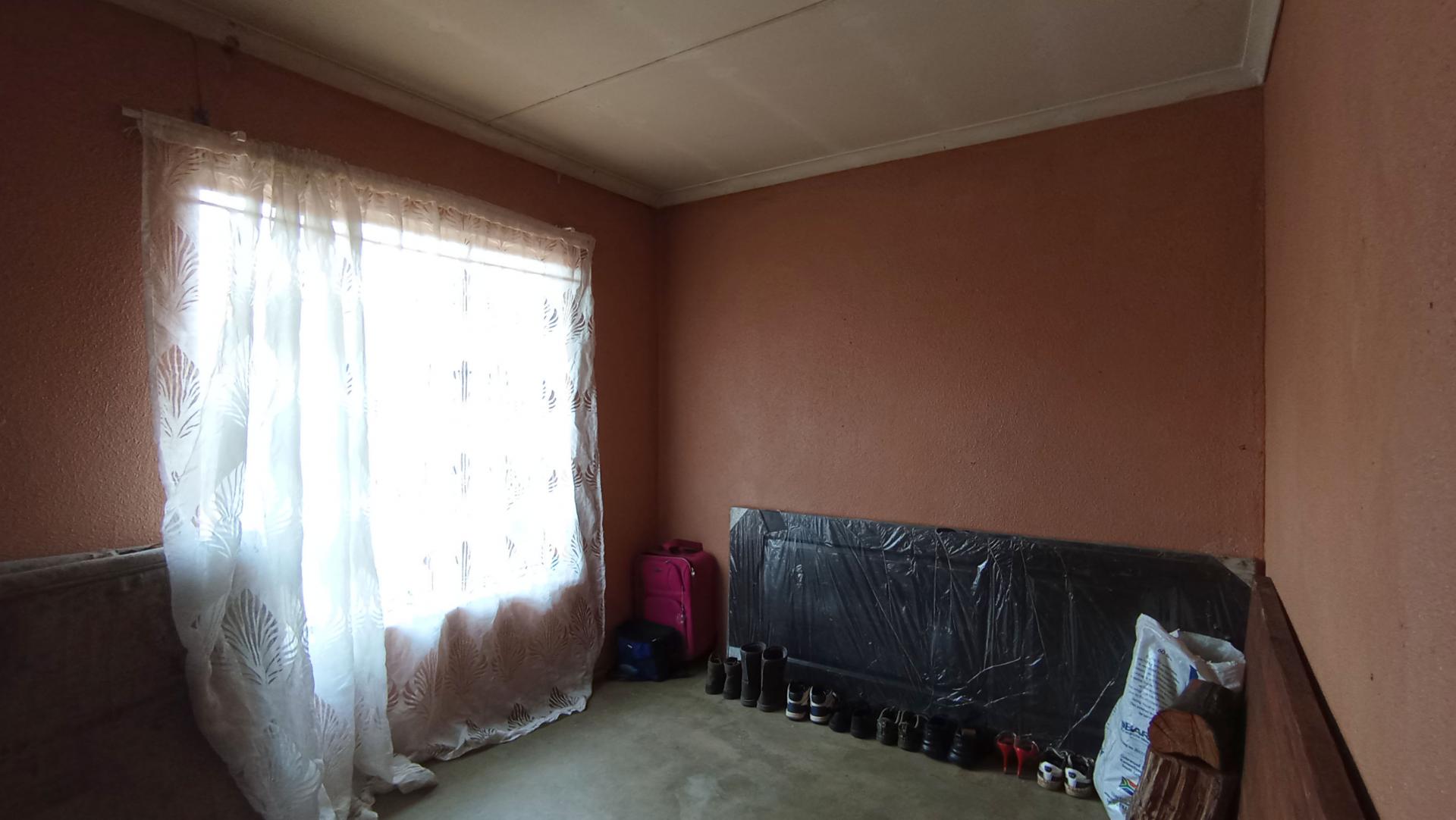 Bed Room 2 - 10 square meters of property in Riverlea - JHB