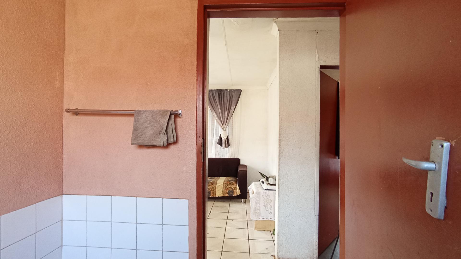 Bathroom 2 - 4 square meters of property in Riverlea - JHB