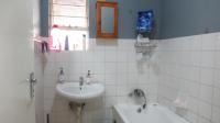 Bathroom 1 - 5 square meters of property in La Montagne