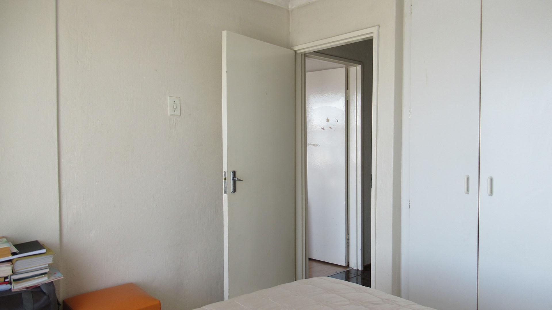 Bed Room 1 - 11 square meters of property in Bramley View