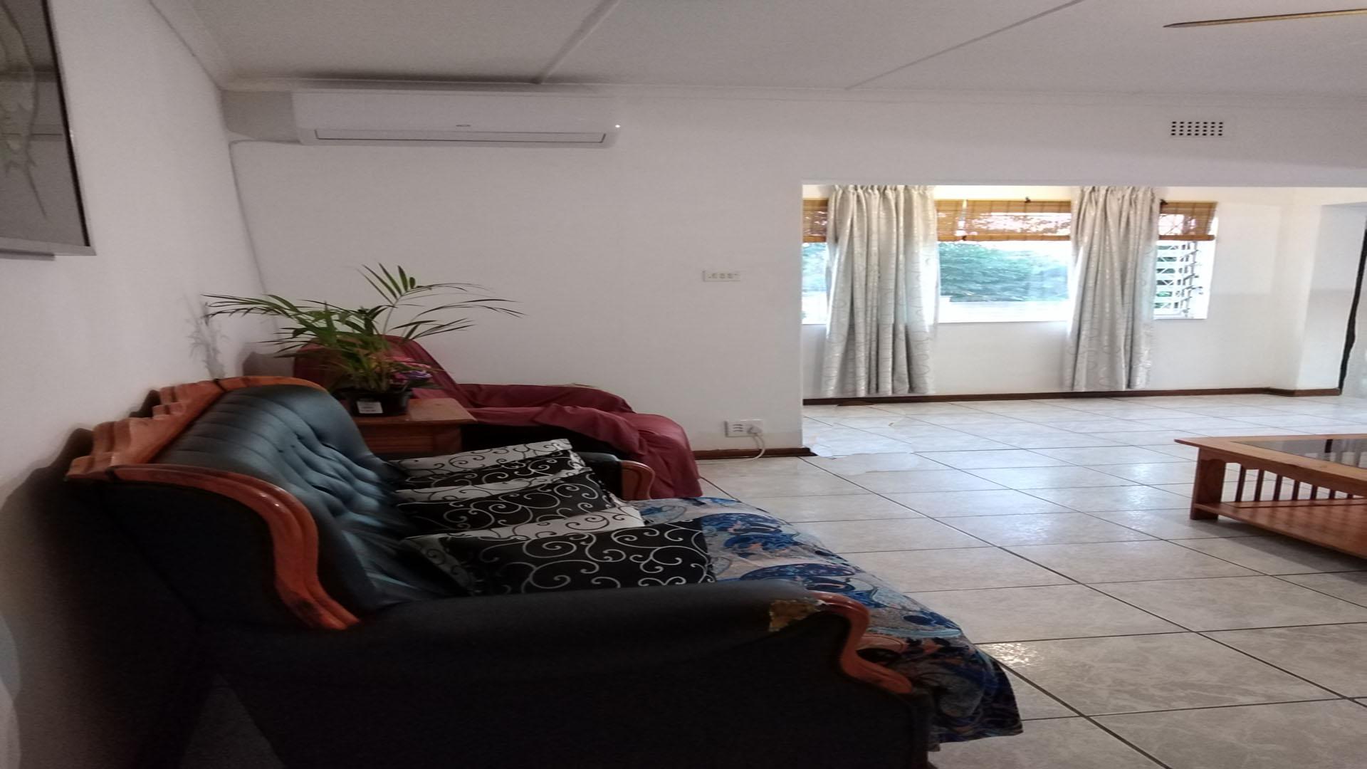 Lounges of property in Bisley