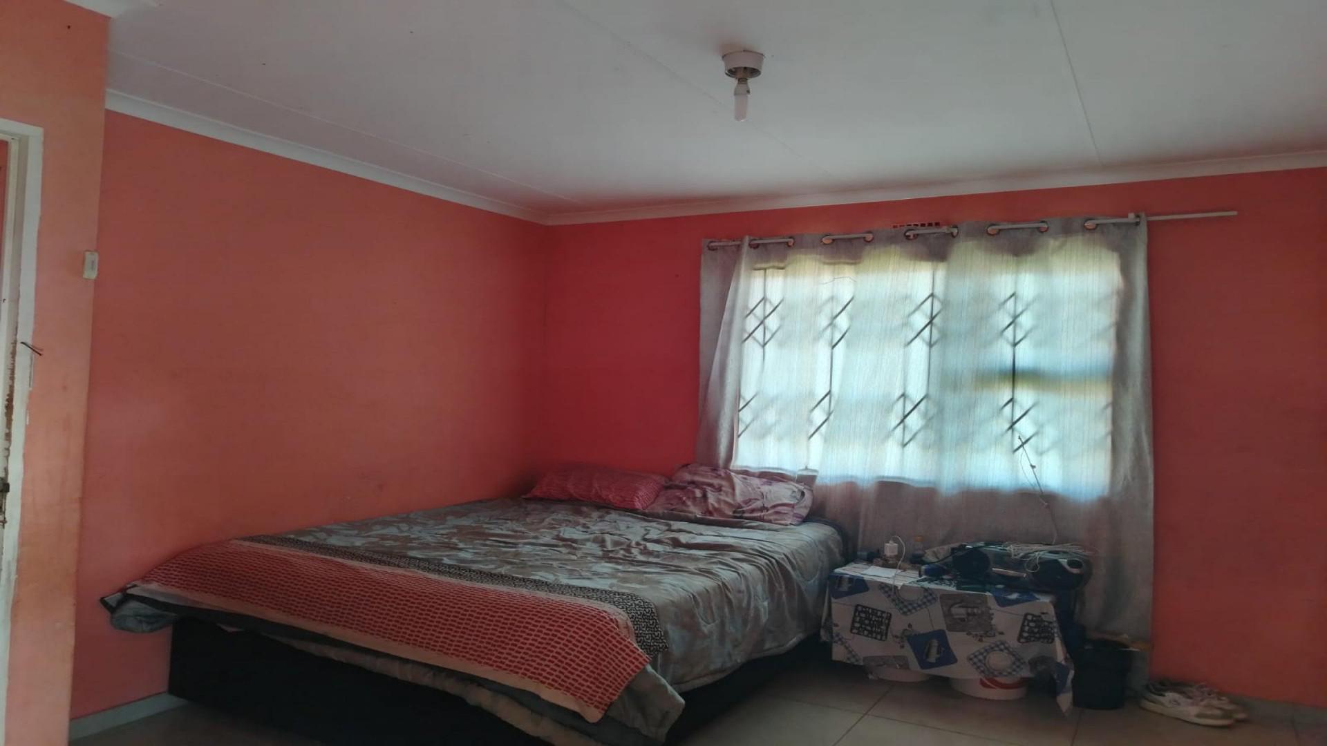 Bed Room 3 of property in Ngwelezana A