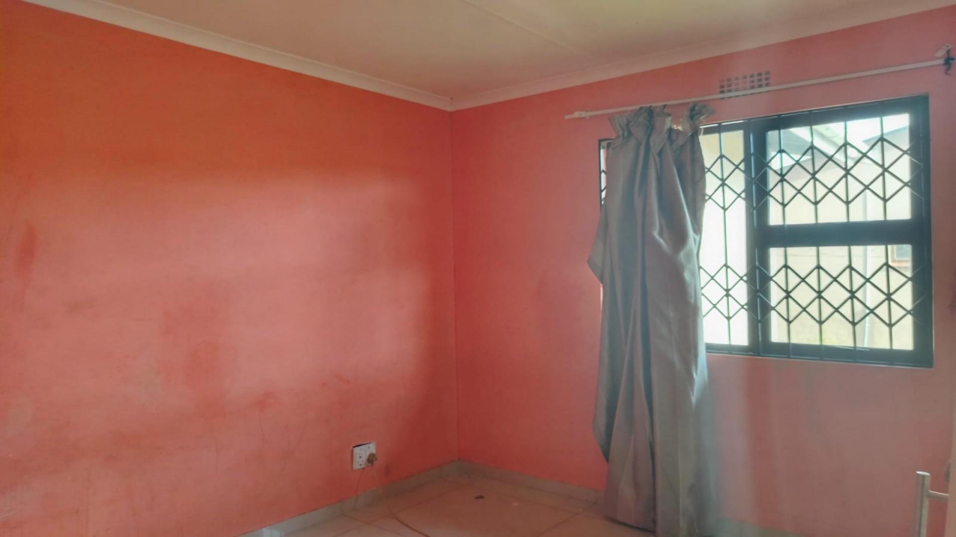 Bed Room 2 of property in Ngwelezana A