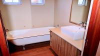 Bathroom 3+ of property in Louwlardia