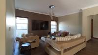 Lounges - 29 square meters of property in Louwlardia