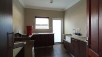 Scullery - 11 square meters of property in Louwlardia
