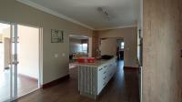 Kitchen - 24 square meters of property in Louwlardia