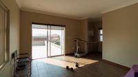 Lounges - 29 square meters of property in Louwlardia