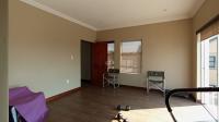 Lounges - 29 square meters of property in Louwlardia