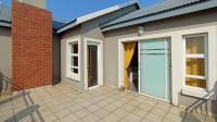 Balcony - 100 square meters of property in Louwlardia