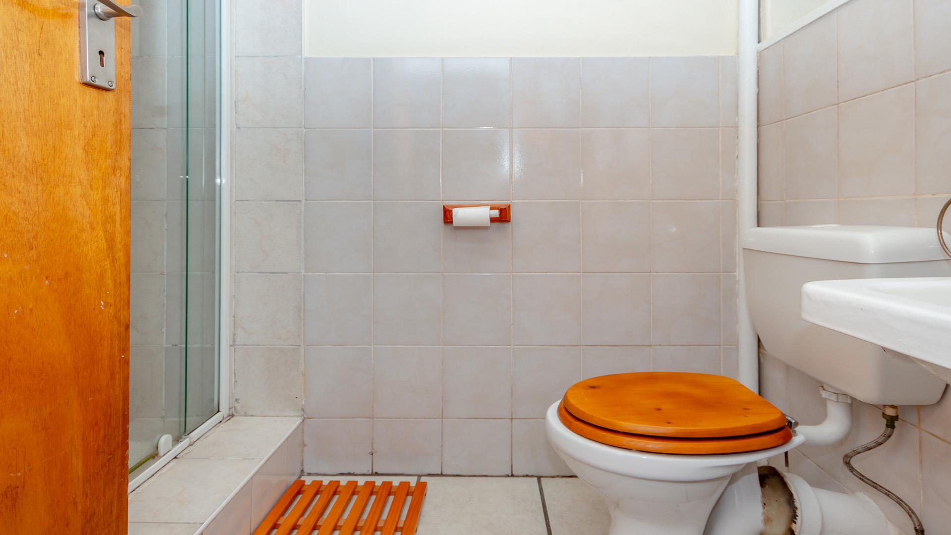 Bathroom 1 of property in Kempton Park