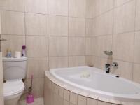 Bathroom 1 of property in Camelot