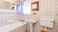 Bathroom 1 - 5 square meters of property in Witpoortjie