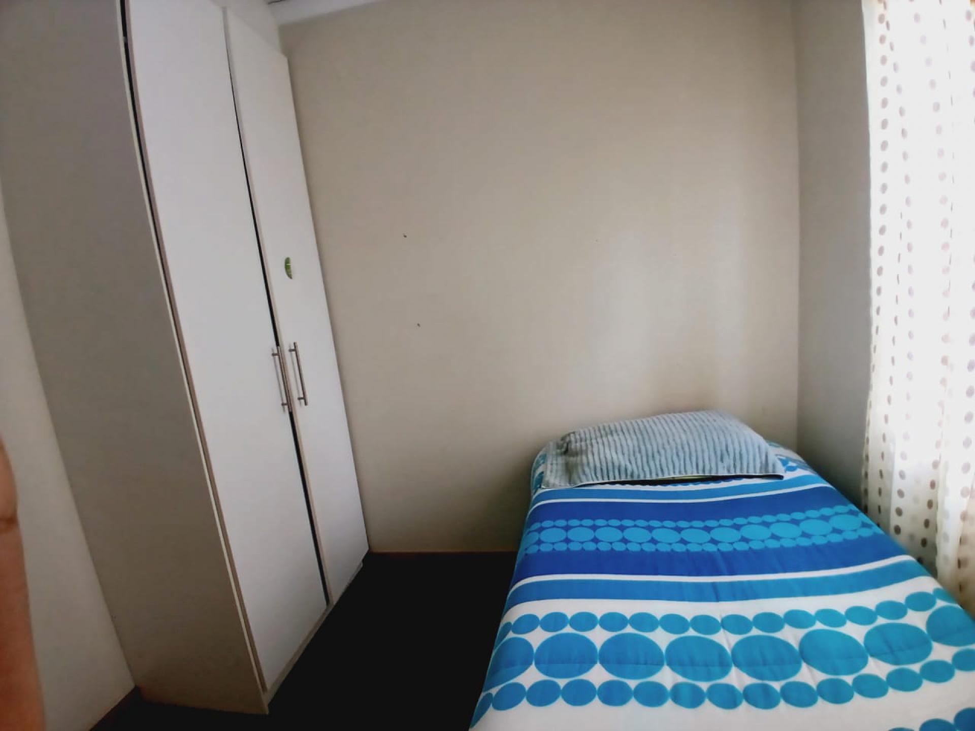 Bed Room 1 - 11 square meters of property in Emalahleni (Witbank) 