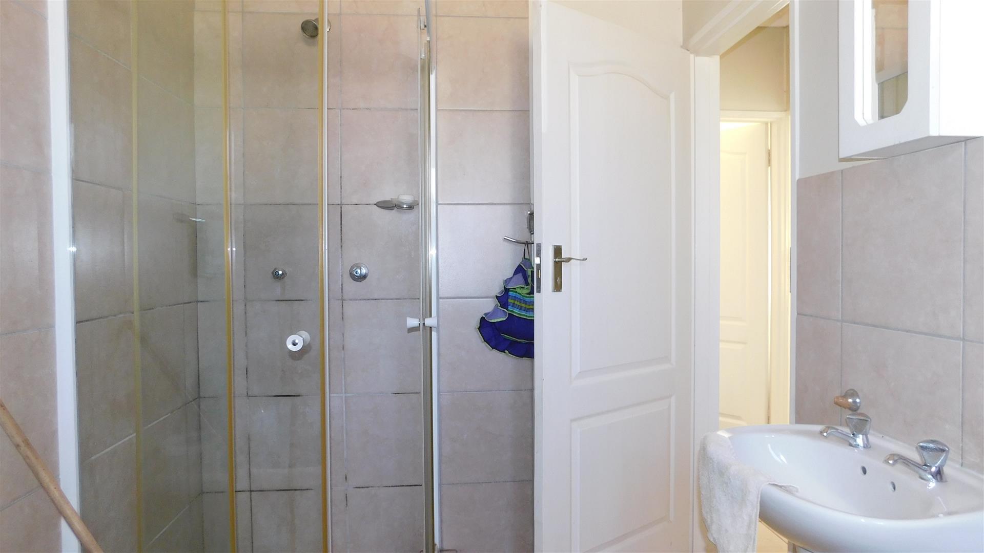 Bathroom 1 - 8 square meters of property in Emalahleni (Witbank) 