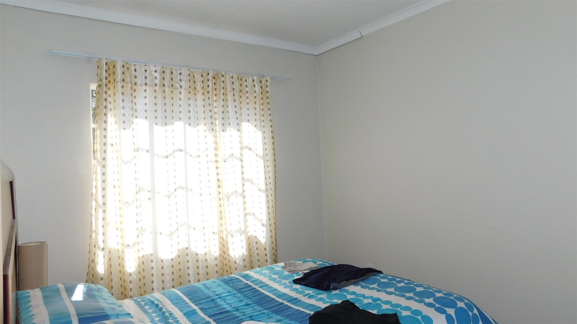 Lounges - 14 square meters of property in Emalahleni (Witbank) 