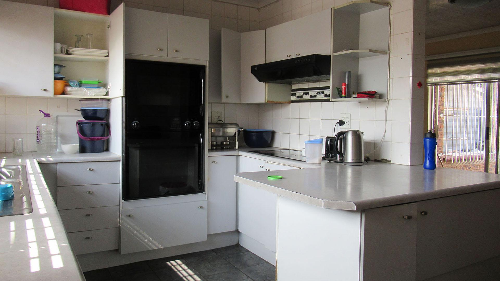 Kitchen - 13 square meters of property in Winchester Hills