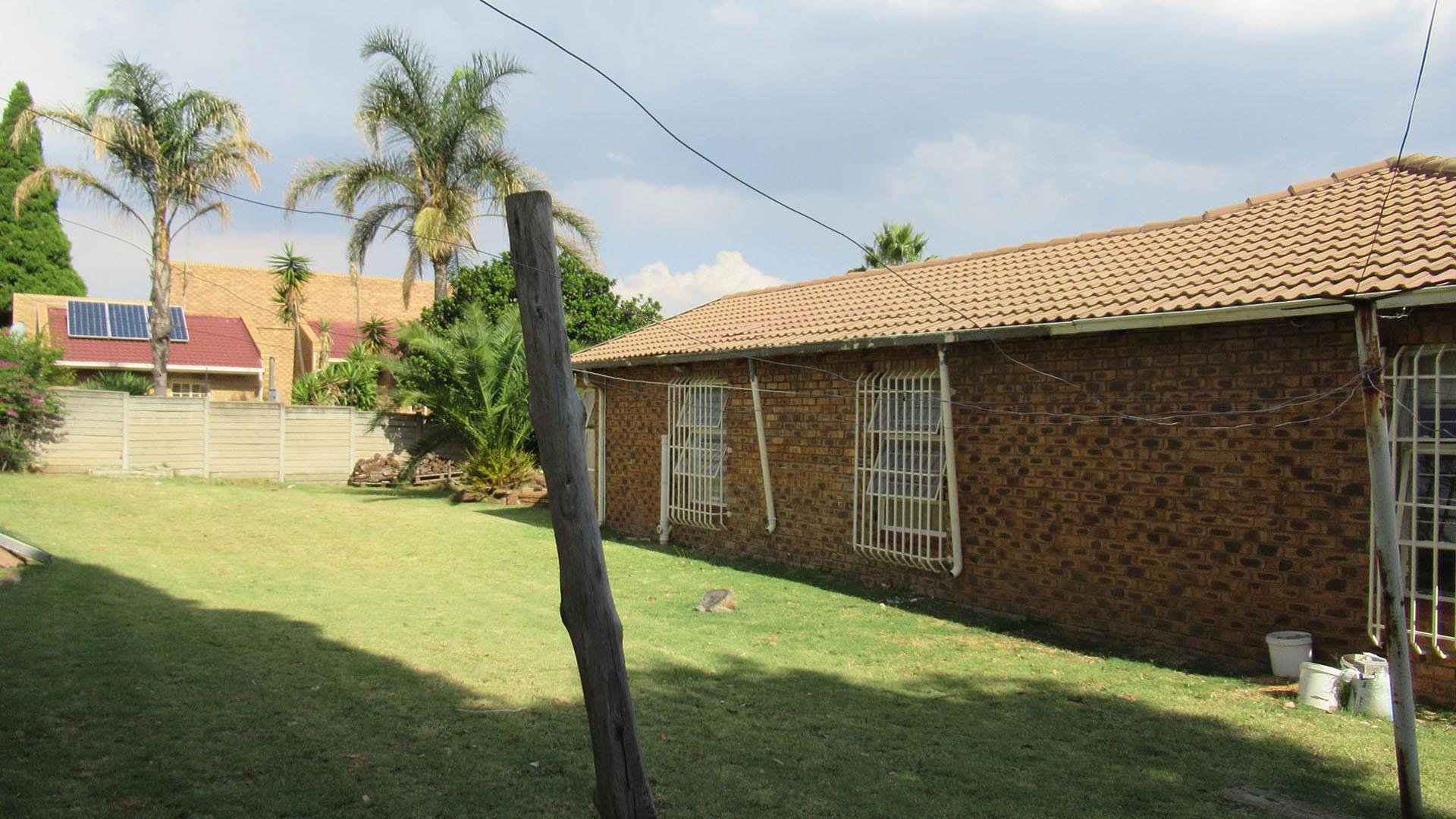 Backyard of property in Winchester Hills